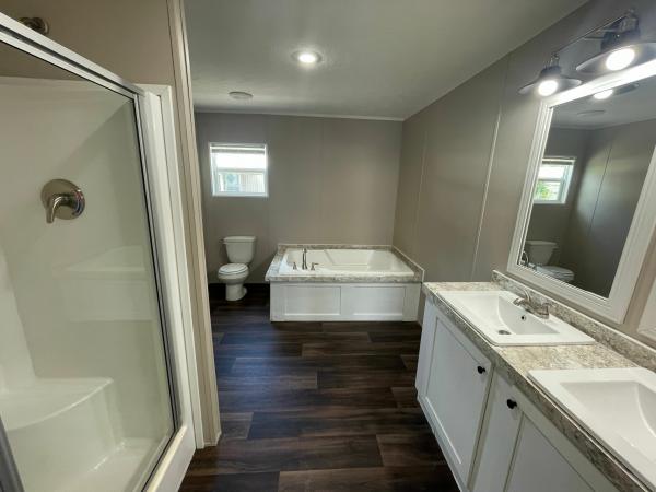 2021 Clayton Homes Inc Tradition Mobile Home
