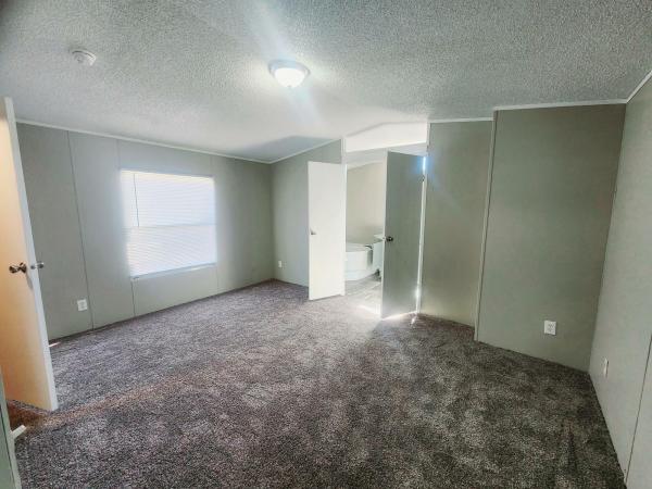 2005 American Homestar Corp Galaxy Mobile Home