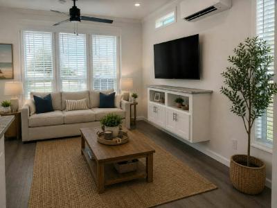 Photo 2 of 14 of home located at 10 Carl St Lake Placid, FL 33852
