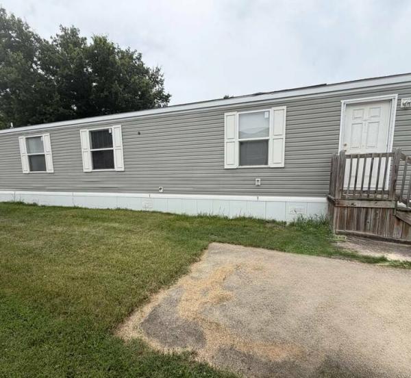 Photo 1 of 2 of home located at 2088 E. Empire Road #216 Benton Harbor, MI 49022