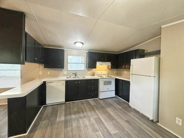 2004 Fleetwood Mobile Home For Rent
