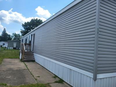 Mobile Home at 1001 Mayflower Road #150 South Bend, IN 46619