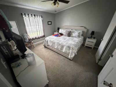 Photo 3 of 11 of home located at 1814 Amber Ridge Dr Indianapolis, IN 46234