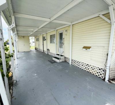 Photo 4 of 29 of home located at 601 Starkey Rd Largo, FL 33771