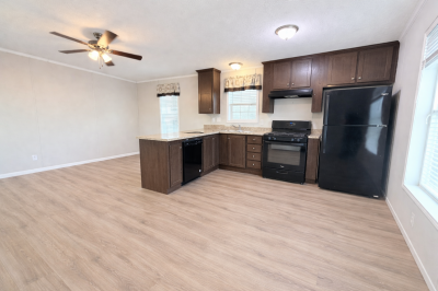 Photo 3 of 39 of home located at 534 E 37th Ave #8 Hobart, IN 46342