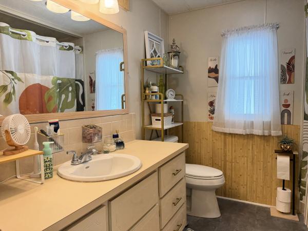 1985 Imperial 317714AB Mobile Home