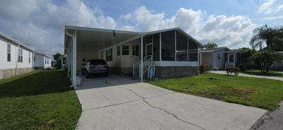 Photo 2 of 15 of home located at 8077 Blue Marlin Way Orlando, FL 32822