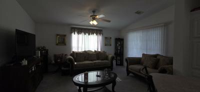 Photo 4 of 15 of home located at 8077 Blue Marlin Way Orlando, FL 32822