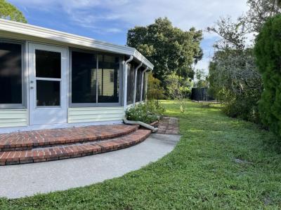 Photo 2 of 20 of home located at 472 Outer Drive Ellenton, FL 34222
