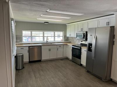 Photo 3 of 20 of home located at 472 Outer Drive Ellenton, FL 34222