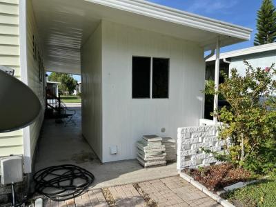 Photo 5 of 20 of home located at 472 Outer Drive Ellenton, FL 34222