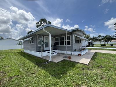 Photo 4 of 21 of home located at 3901 Bahia Vista St. #704 Sarasota, FL 34232