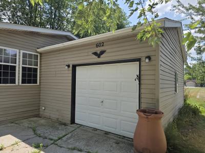 Photo 5 of 11 of home located at 602 White Willow Drive Flint, MI 48506