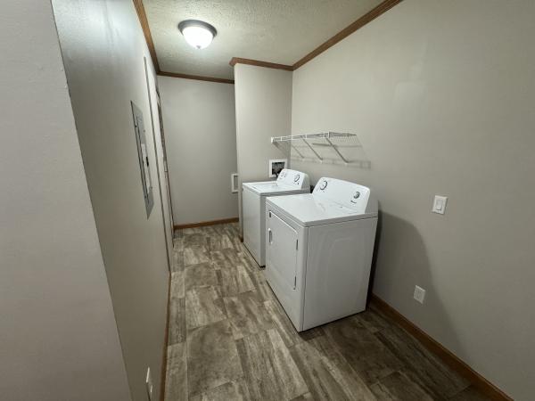 2018 Fairmont 430HH28563B Mobile Home