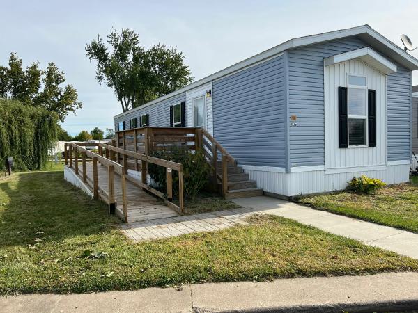 Photo 1 of 2 of home located at 1825 Gretchen Drive SW Lot 79 Cedar Rapids, IA 52404