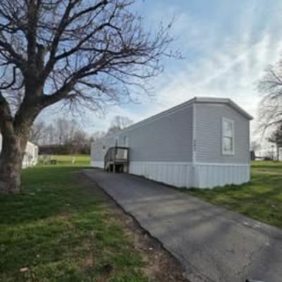 Photo 2 of 17 of home located at 303 Mullen Ln. Elizabethtown, KY 42701