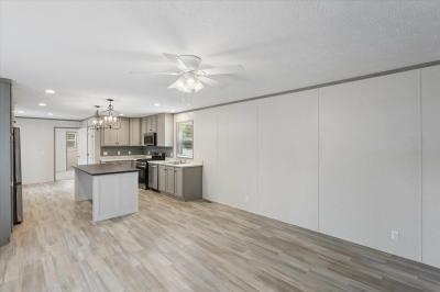 Mobile Home at 212 East St. Caledonia, OH 43314