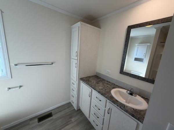2020 Champion RA2460204 Mobile Home