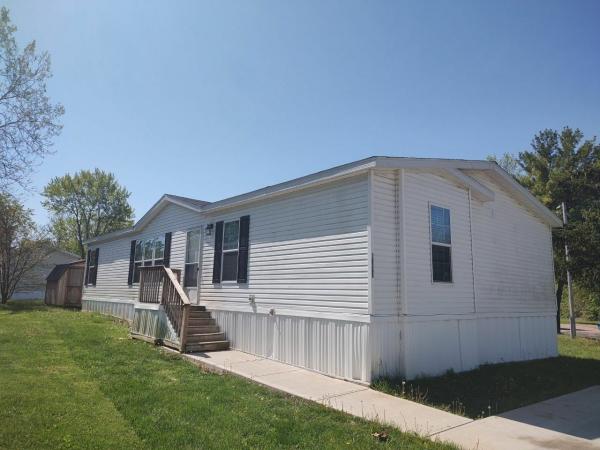 Photo 1 of 2 of home located at 10265 Bridgeway Dr. Lot 663 Indianapolis, IN 46234
