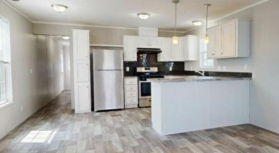 Mobile Home at 136 Delaware Circle Lot 136De Elyria, OH 44035