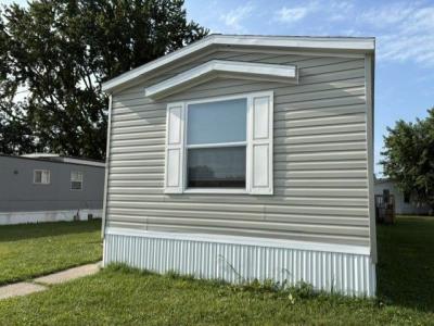 Mobile Home at 1001 Mayflower Road #84 South Bend, IN 46619