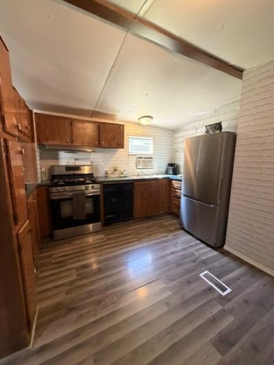Photo 5 of 12 of home located at 453 Mainring St. Hamilton, OH 45011