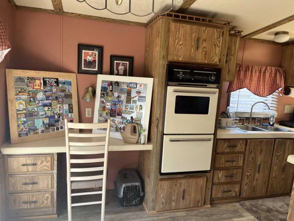 1985 Skyline Manufactured Home