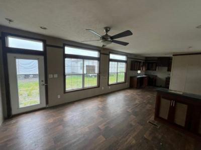 Photo 4 of 13 of home located at 25898 I-30 Frontage Rd Bryant, AR 72022