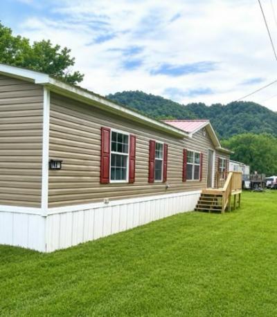 Mobile Home at 382 White Tail Rd Whitesburg, KY 41858