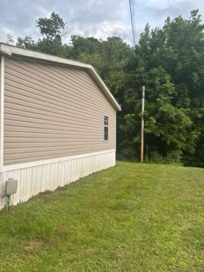 Photo 3 of 12 of home located at 382 White Tail Rd Whitesburg, KY 41858