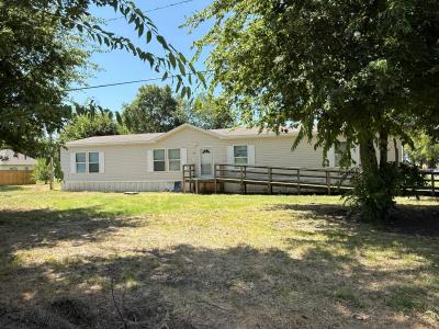 Mobile Home at 90 2nd St Honey Grove, TX 75446