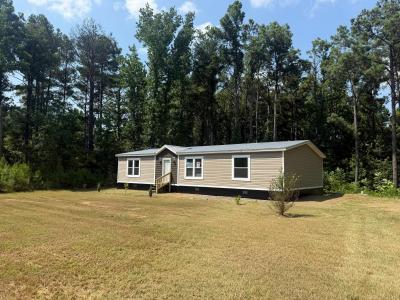 Mobile Home at 70 Honeysuckle Crossing Sarah, MS 38665