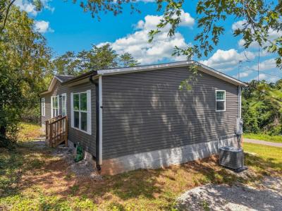 Mobile Home at 135 Gamble Ln La Follette, TN 37766