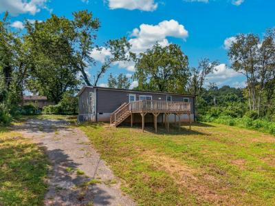 Photo 5 of 21 of home located at 135 Gamble Ln La Follette, TN 37766
