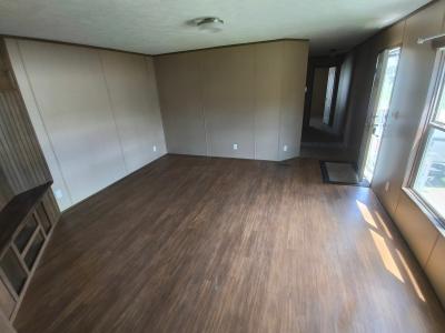 Photo 2 of 9 of home located at 6141 Birkdale Dr Evansville, IN 47715