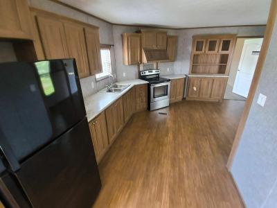 Photo 3 of 9 of home located at 6141 Birkdale Dr Evansville, IN 47715