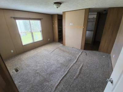 Photo 4 of 9 of home located at 6141 Birkdale Dr Evansville, IN 47715