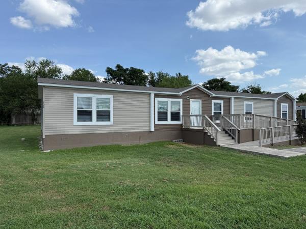 2015 SOLUTION 38SLT28764AH15 Mobile Home For Sale