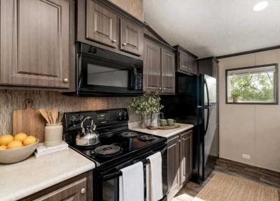 Mobile Home at 1001 E Macarthur Rd, Lot 71 Wichita, KS 67216
