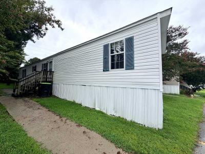 Photo 5 of 22 of home located at 514 Kaye St Jacksonville, NC 28546