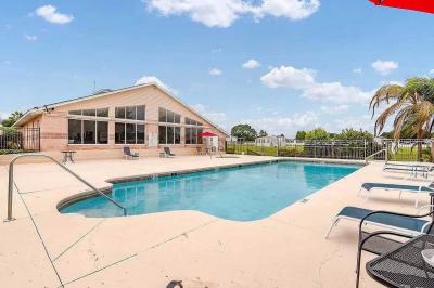 Photo 5 of 8 of home located at 200 Devault St 98 Umatilla, FL 32784