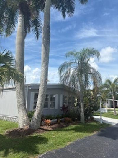 Photo 3 of 60 of home located at 275 Glenwood Lane Naples, FL 34112