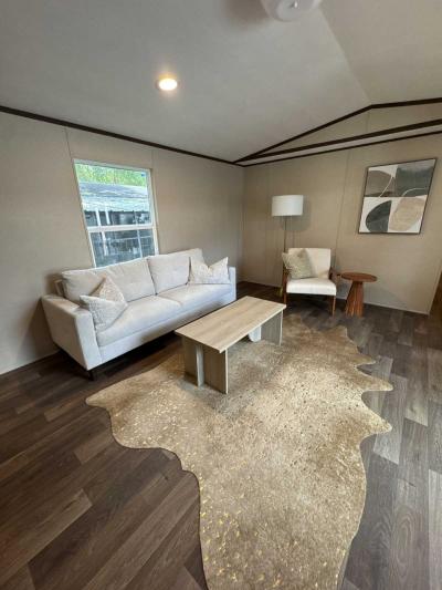 Photo 3 of 9 of home located at 11330 Cox Rd., Conroe, TX 77385