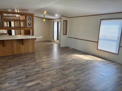 Photo 2 of 16 of home located at 2006 Roundtable Rd North Mankato, MN 56003