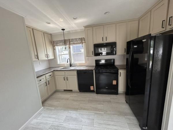 2025 Pinegrove Mobile Home