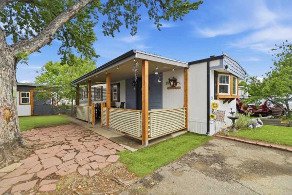 1975  Mobile Home For Sale