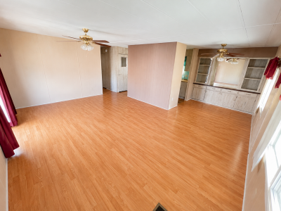 Photo 5 of 19 of home located at 1895 W Devonshire Ave #143 Hemet, CA 92545