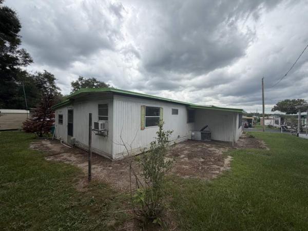 1972 Hillcrest Manufactured Home
