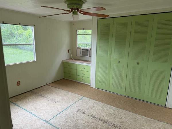 1972 Hillcrest Manufactured Home
