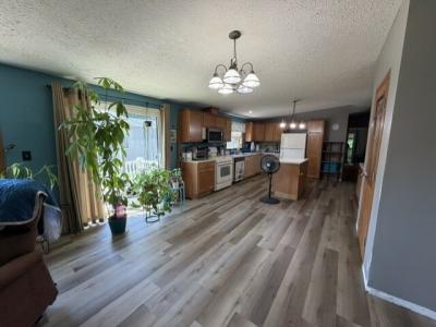Photo 2 of 18 of home located at 29760 Meadow Lane Gibraltar, MI 48173